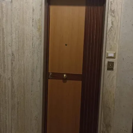 Ampio E Confortevole Sabu Vicino Metro Rione Alto
