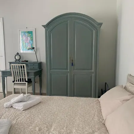 Casa vacanze Ampio E Confortevole Sabu Vicino Metro Rione Alto Napoli