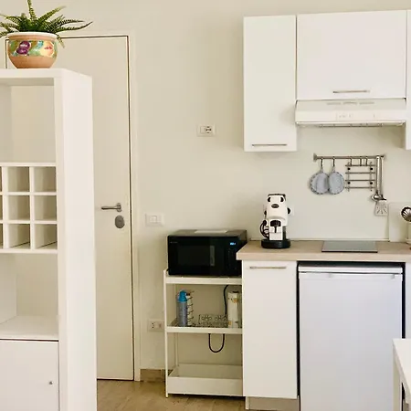 Casa vacanze Ampio E Confortevole Sabu Vicino Metro Rione Alto Napoli